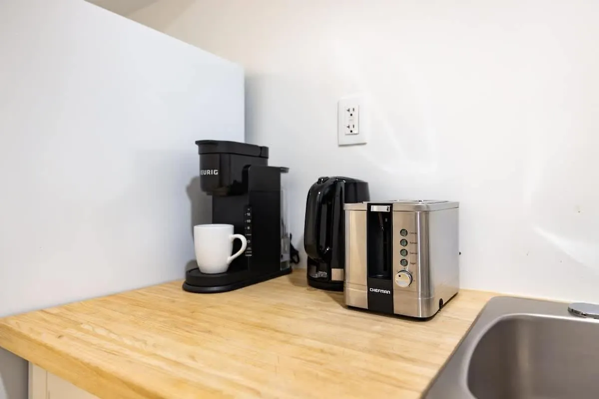 Appartamento Trendy Ossington Hideaway Comfy Basement Retreat Toronto