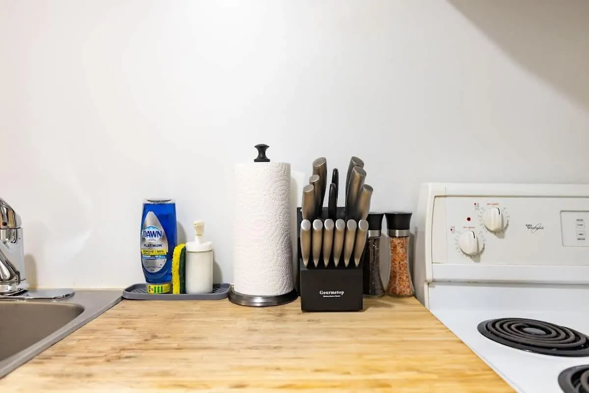 Appartamento Trendy Ossington Hideaway Comfy Basement Retreat Toronto