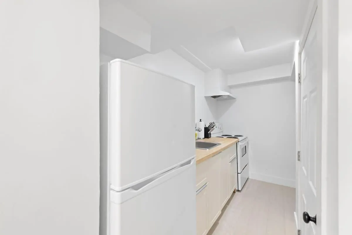Appartamento Trendy Ossington Hideaway Comfy Basement Retreat Toronto Canada