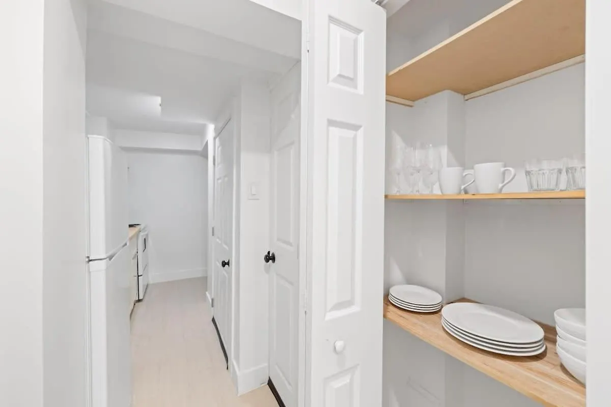 Appartamento Trendy Ossington Hideaway Comfy Basement Retreat Toronto